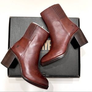 Frye Pia Chelsea Short Heeled Boot Brown